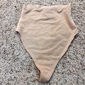 Skims Body Shaping Thong Briefs Womens Medium Clay High Waist SH-HWT-0251 CLY-M